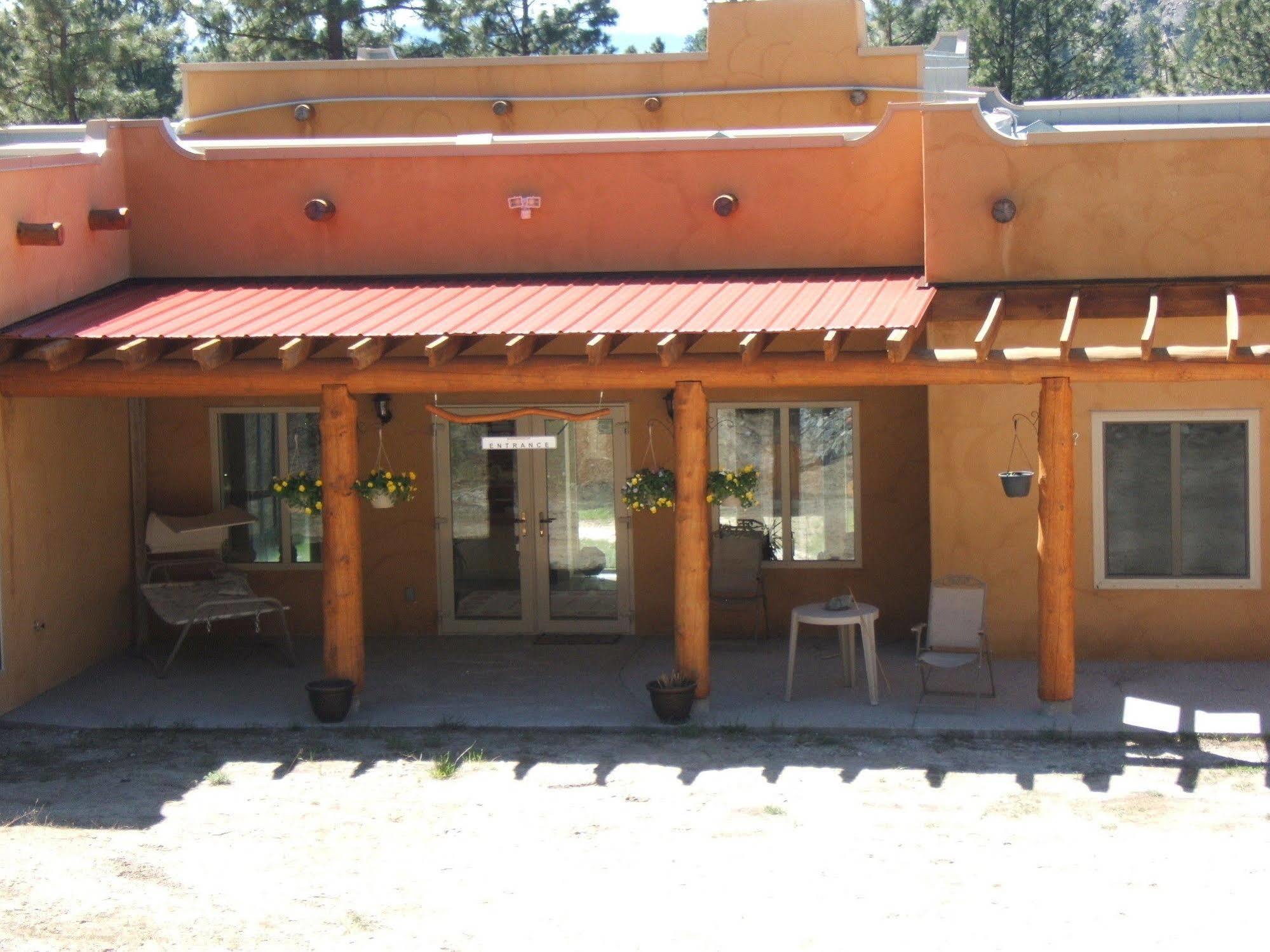 Baergnaescht B&B Osoyoos Exterior photo
